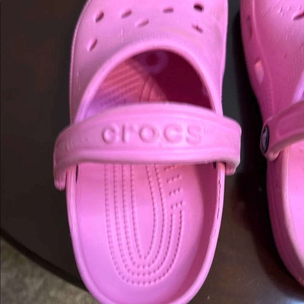 CROCS Pink Sandals Lightweight Ventilated Design